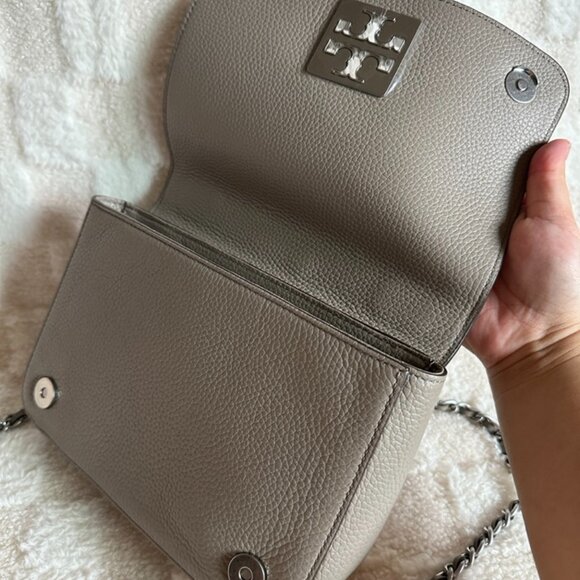 NWT! Tory Burch Britten Adjustable Shoulder Bag Pebble Leather Grey Silver 67292 - Picture 8 of 11